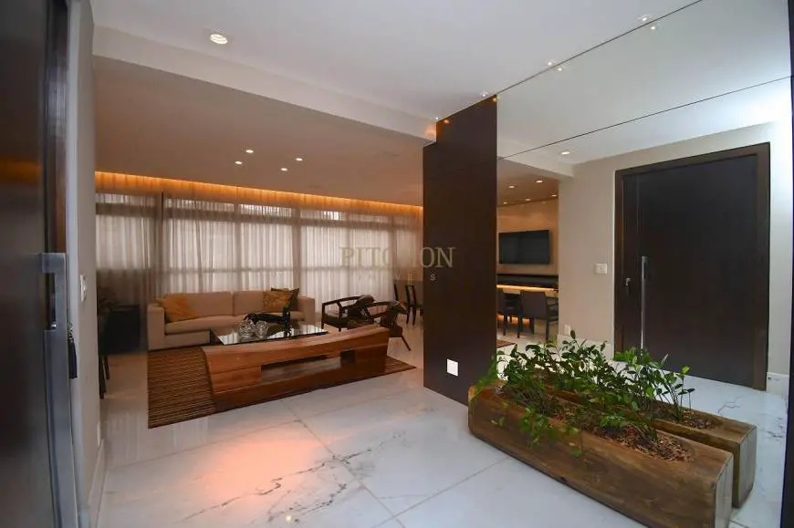Foto 1 de Apartamento com 4 Quartos à venda, 270m² em Serra, Belo Horizonte