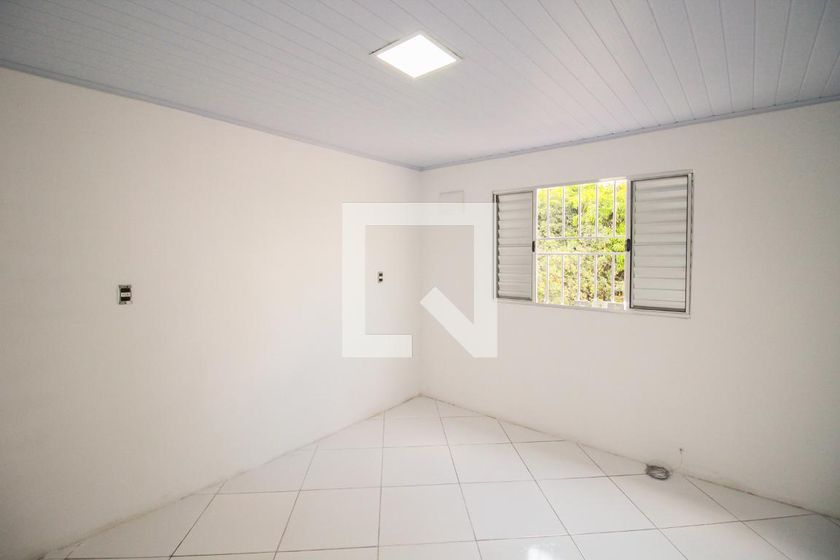 Foto 1 de Casa com 1 Quarto para alugar, 22m² em Vila Rosária, São Paulo