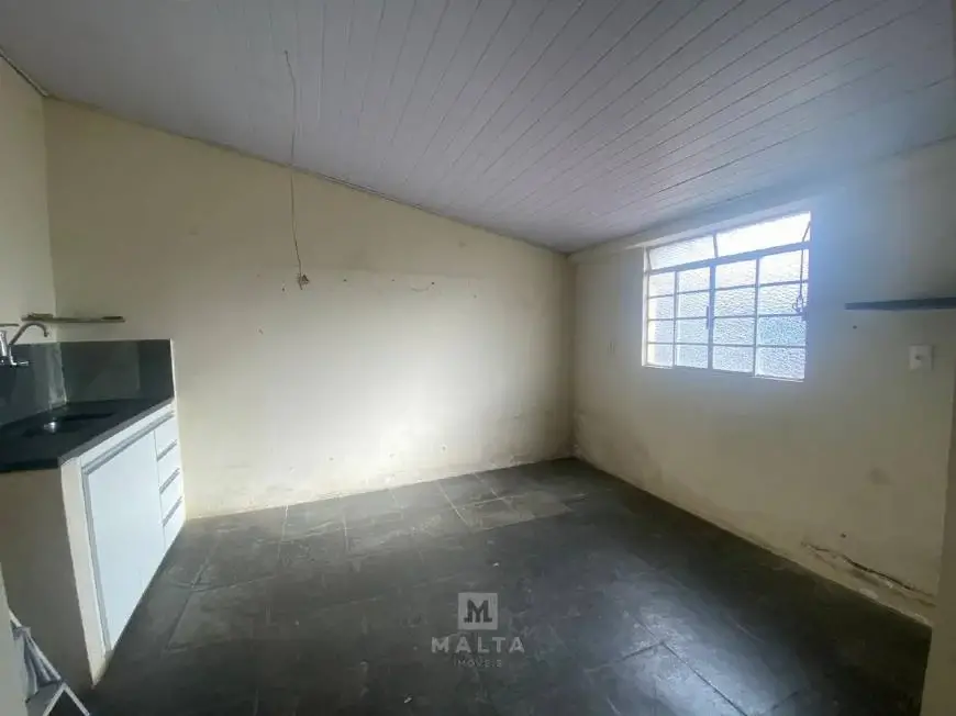 Foto 5 de Casa com 2 Quartos para alugar, 150m² em Betânia, Belo Horizonte