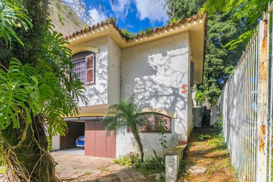 Foto 1 de Casa com 3 Quartos para alugar, 238m² em Chácara das Pedras, Porto Alegre