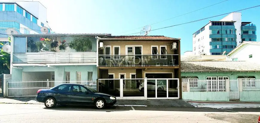 Foto 1 de Casa com 3 Quartos à venda, 111m² em Nacoes, Balneário Camboriú