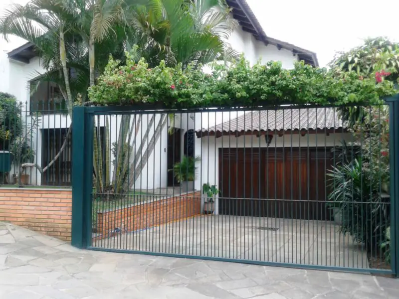 Foto 2 de Casa com 3 Quartos à venda, 317m² em Santo Antônio, Porto Alegre