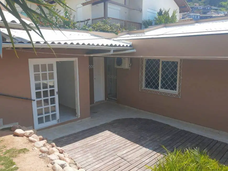 Foto 2 de Casa com 3 Quartos à venda, 147m² em Trindade, Florianópolis