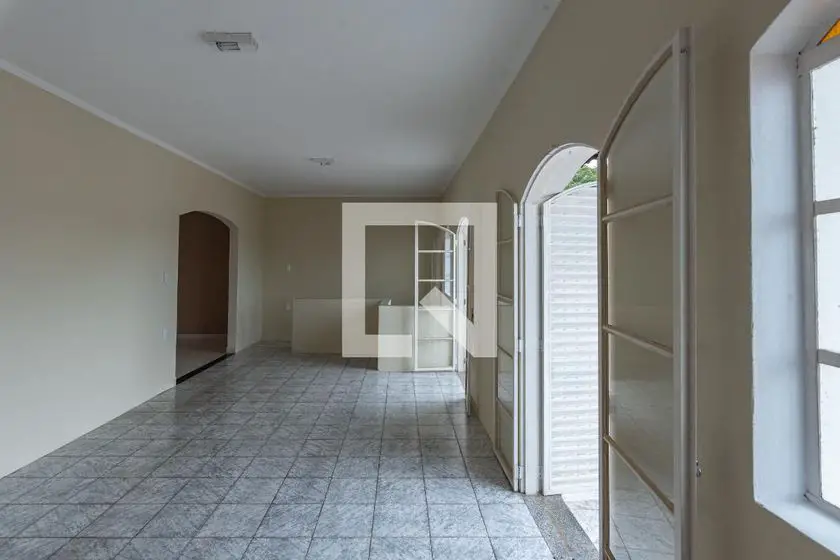 Foto 3 de Casa com 3 Quartos para alugar, 346m² em Vila Marieta, Campinas