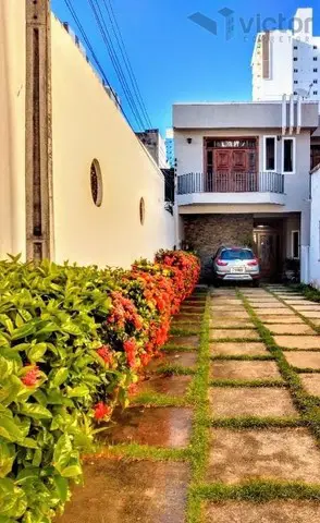 Foto 1 de Casa com 4 Quartos à venda, 100m² em Centro, Campos dos Goytacazes