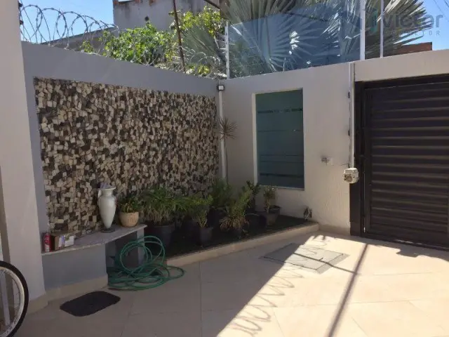 Foto 1 de Casa com 4 Quartos à venda, 200m² em Centro, Campos dos Goytacazes