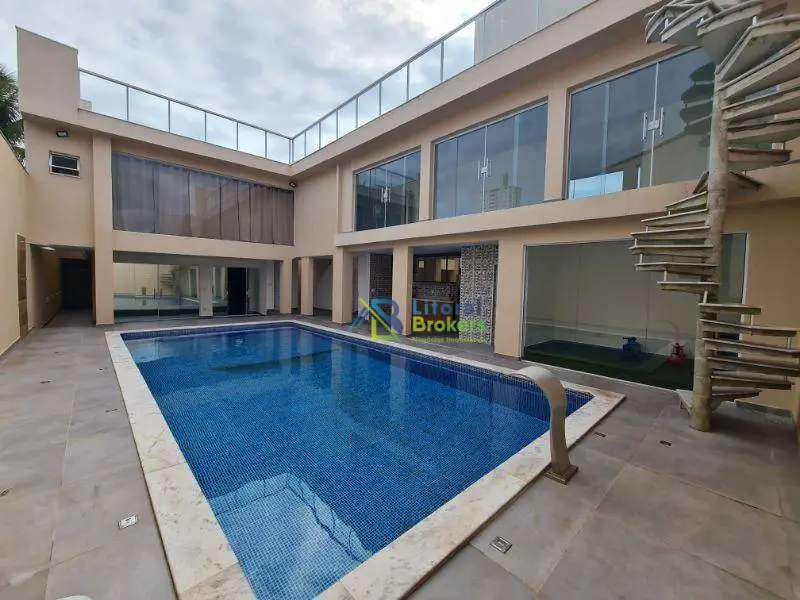 Foto 1 de Casa com 4 Quartos à venda, 350m² em Maracanã, Praia Grande