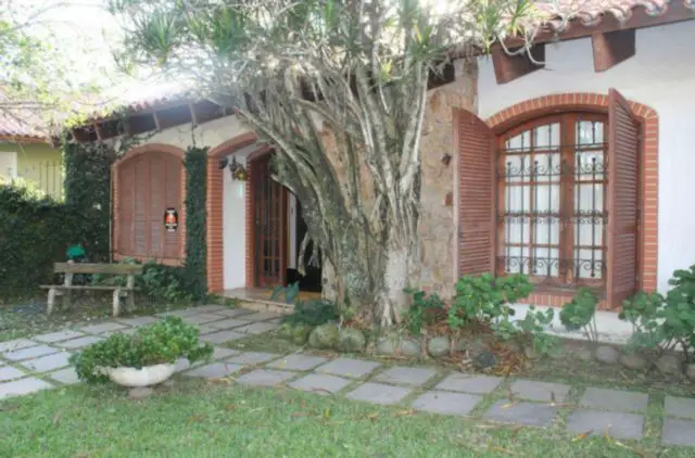 Foto 1 de Casa com 4 Quartos à venda, 300m² em Vila Assunção, Porto Alegre