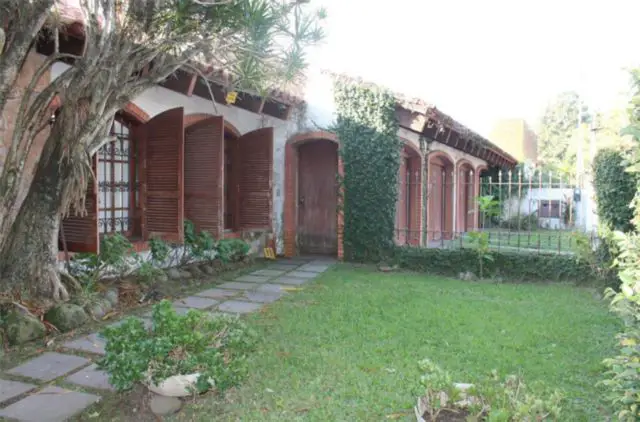 Foto 2 de Casa com 4 Quartos à venda, 300m² em Vila Assunção, Porto Alegre