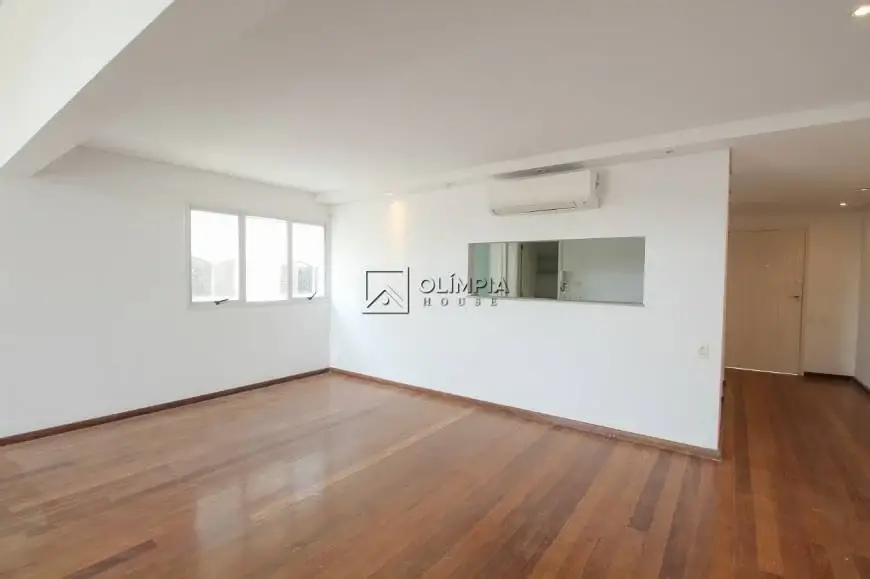 Foto 4 de Cobertura com 2 Quartos para alugar, 280m² em Vila Madalena, São Paulo