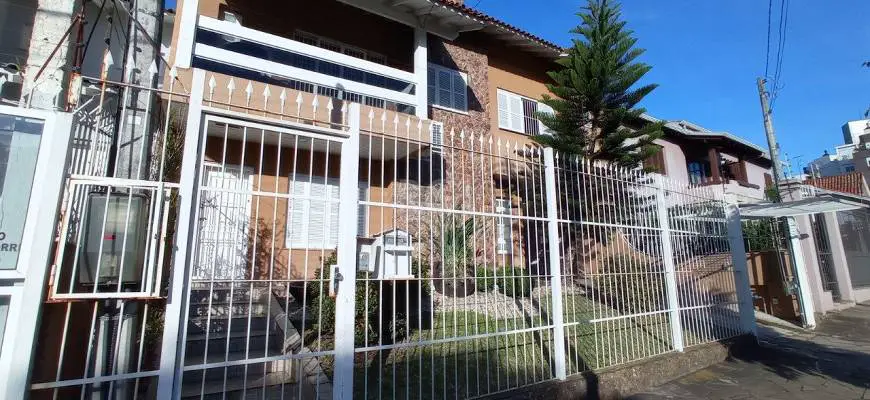 Foto 1 de Sobrado com 3 Quartos à venda, 422m² em Jardim Planalto, Porto Alegre