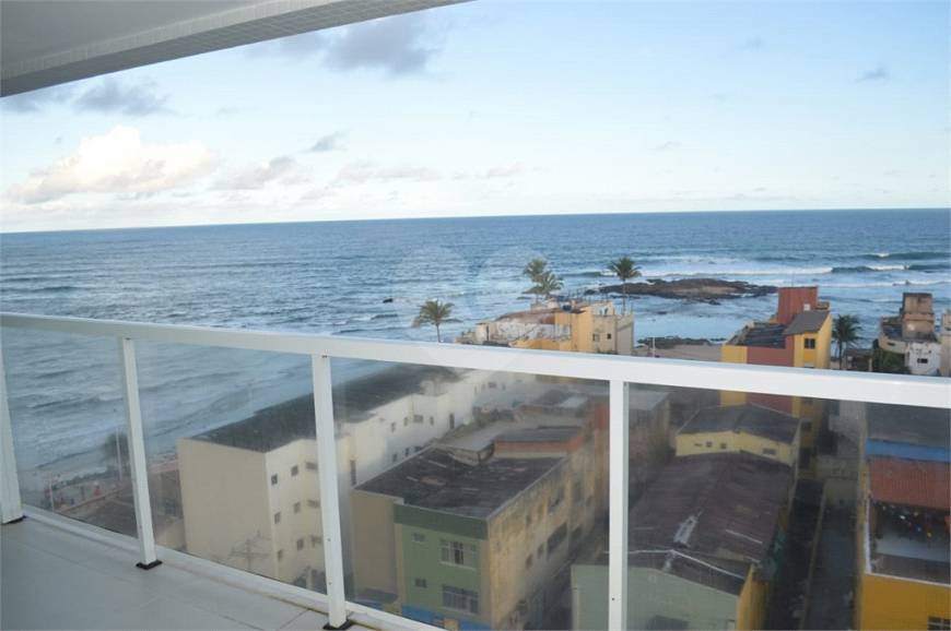 Foto 1 de Apartamento com 1 Quarto à venda, 98m² em Amaralina, Salvador