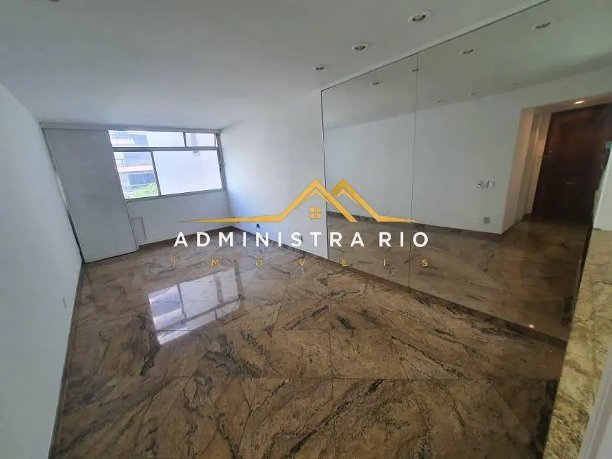 Foto 1 de Apartamento com 2 Quartos à venda, 81m² em Copacabana, Rio de Janeiro