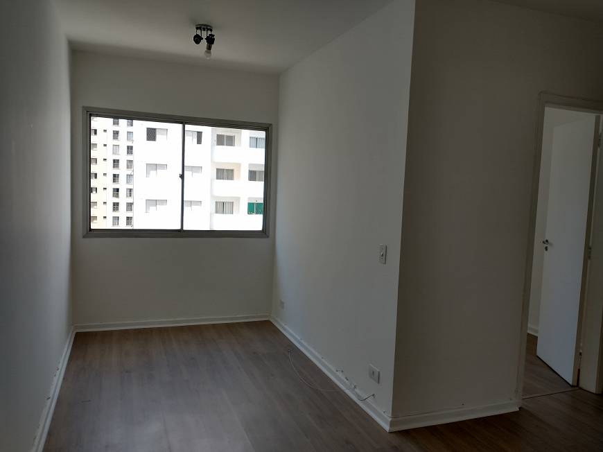 Foto 4 de Apartamento com 2 Quartos para alugar, 56m² em Moema, São Paulo