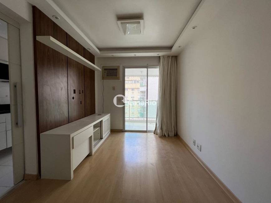 Foto 1 de Apartamento com 2 Quartos para alugar, 65m² em Taquara, Rio de Janeiro