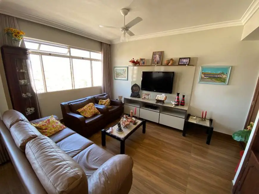 Foto 3 de Apartamento com 3 Quartos à venda, 140m² em Centro, Montes Claros