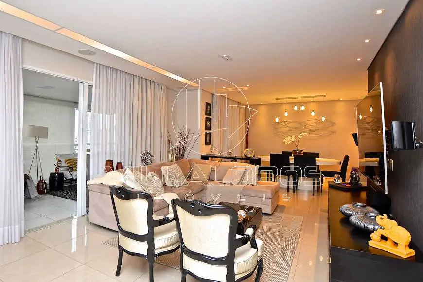 Foto 1 de Apartamento com 4 Quartos à venda, 180m² em Vila Romana, São Paulo