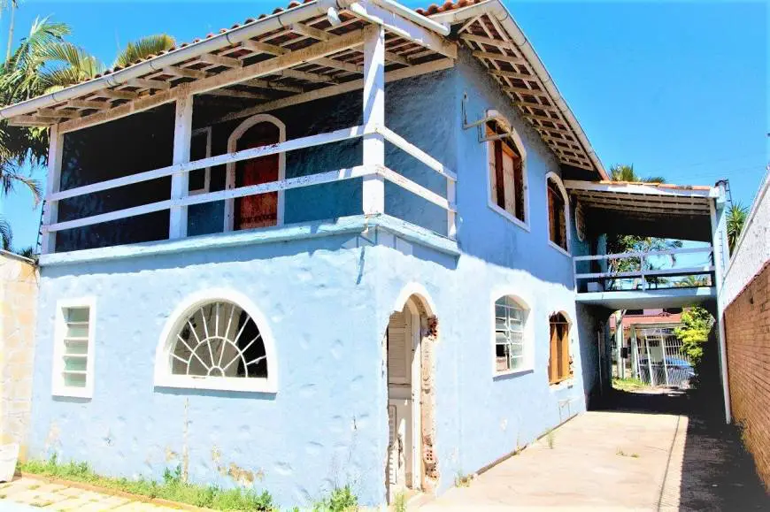 Foto 1 de Casa com 3 Quartos à venda, 215m² em Guarujá, Porto Alegre
