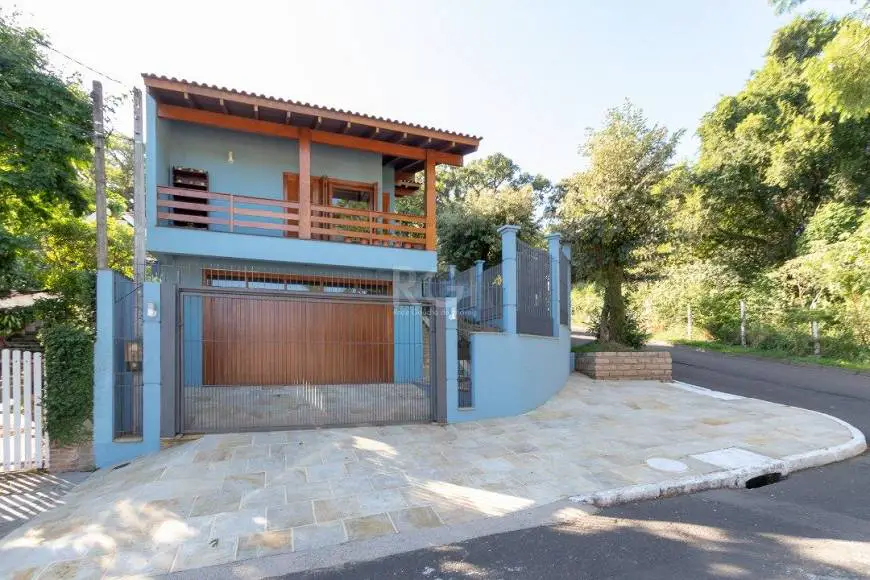 Foto 1 de Casa com 3 Quartos à venda, 528m² em Guarujá, Porto Alegre
