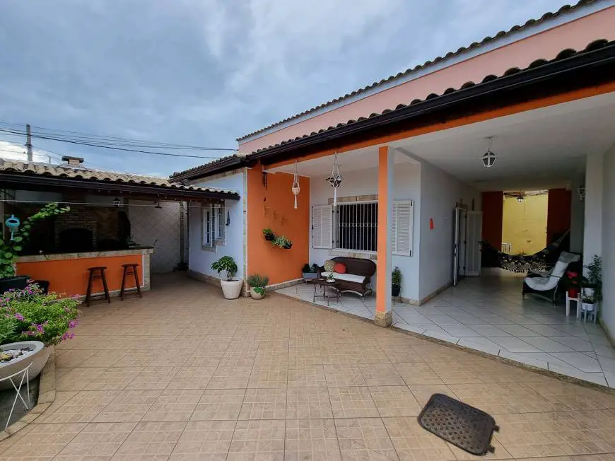 Foto 1 de Casa com 3 Quartos à venda, 178m² em Padre Miguel, Rio de Janeiro