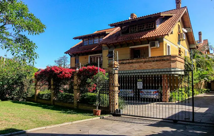 Foto 1 de Casa com 3 Quartos à venda, 172m² em Pedra Redonda, Porto Alegre