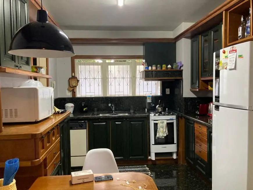 Foto 3 de Casa com 3 Quartos à venda, 330m² em Pedra Redonda, Porto Alegre