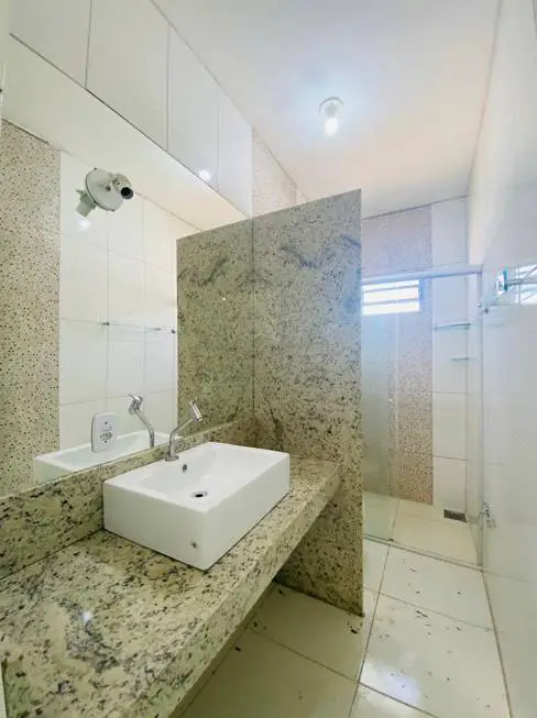 Foto 1 de Casa com 3 Quartos para alugar, 200m² em Residencial Araguaia, Anápolis