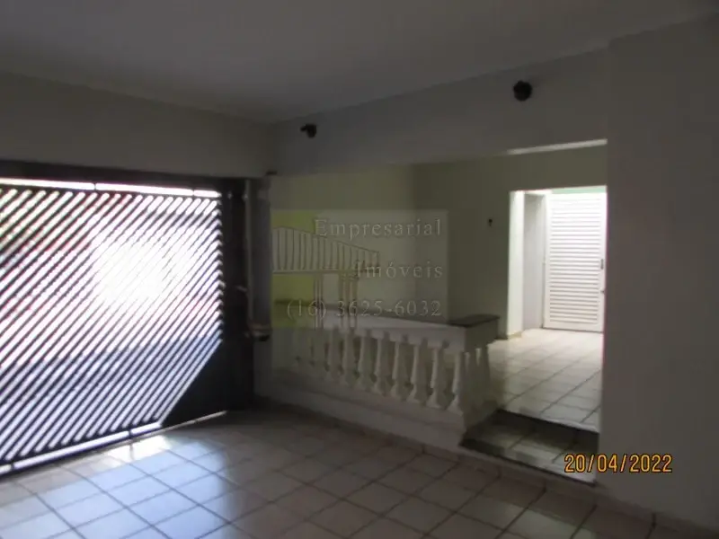 Foto 1 de Casa com 3 Quartos para alugar, 150m² em Vila Tibério, Ribeirão Preto
