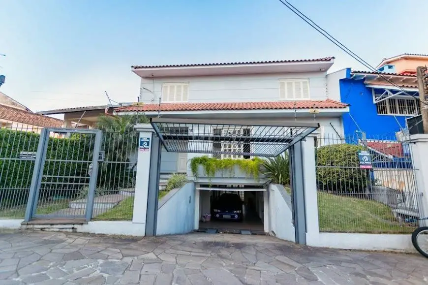 Foto 4 de Casa com 4 Quartos à venda, 245m² em Cristo Redentor, Porto Alegre