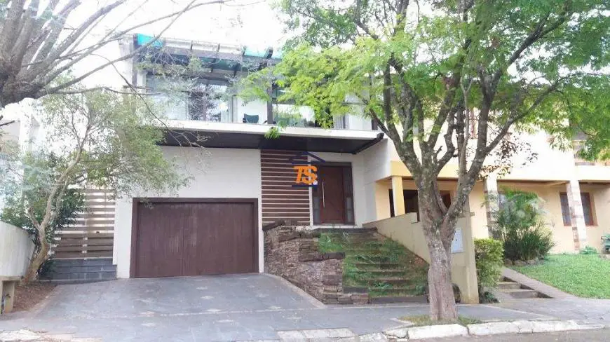 Foto 1 de Casa com 4 Quartos à venda, 230m² em Espiríto Santo, Porto Alegre