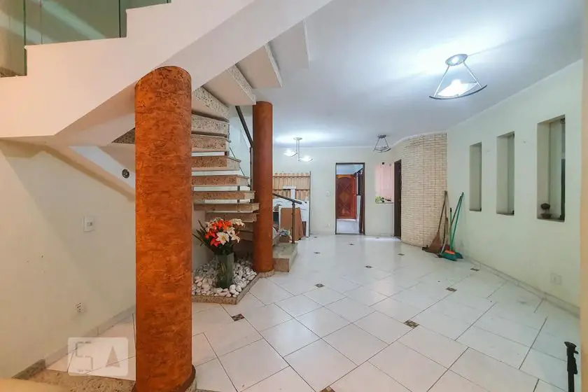 Foto 2 de Casa com 4 Quartos para alugar, 250m² em Ipiranga, São Paulo