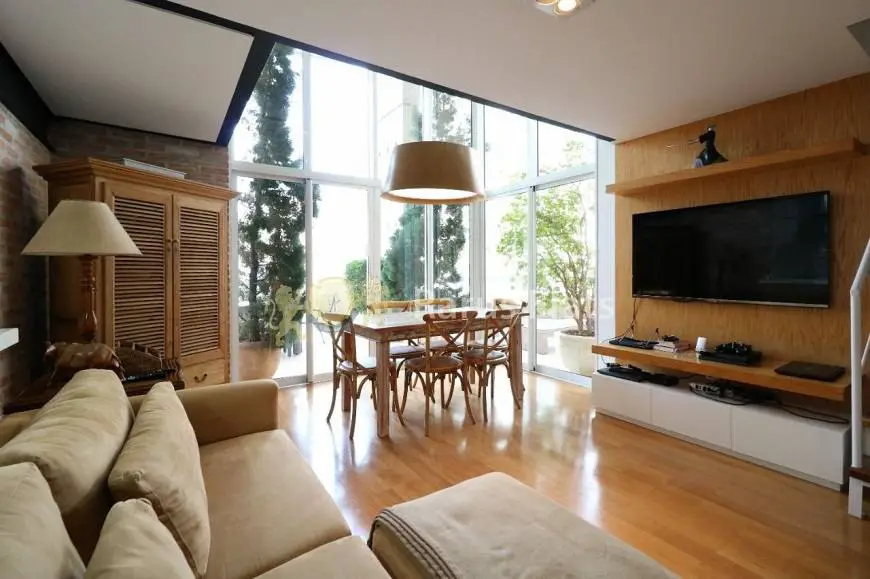 Foto 1 de Flat com 3 Quartos para alugar, 165m² em Vila Nova Conceição, São Paulo