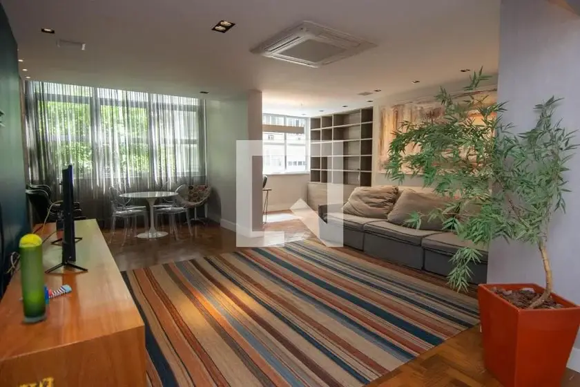 Foto 1 de Apartamento com 2 Quartos para alugar, 110m² em Copacabana, Rio de Janeiro