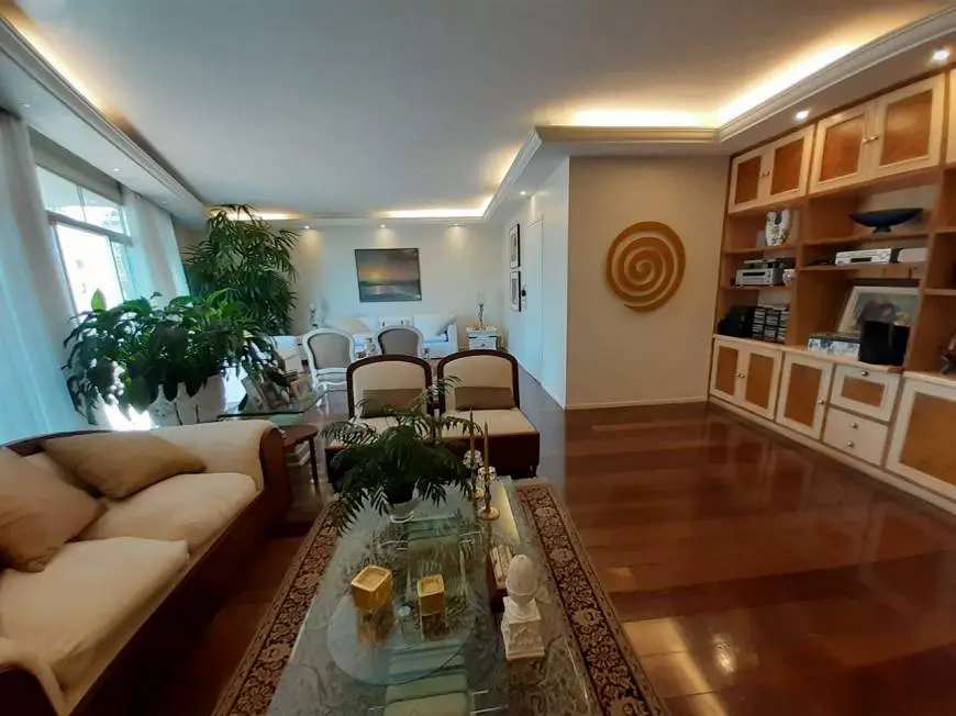 Foto 1 de Apartamento com 2 Quartos à venda, 188m² em Copacabana, Rio de Janeiro