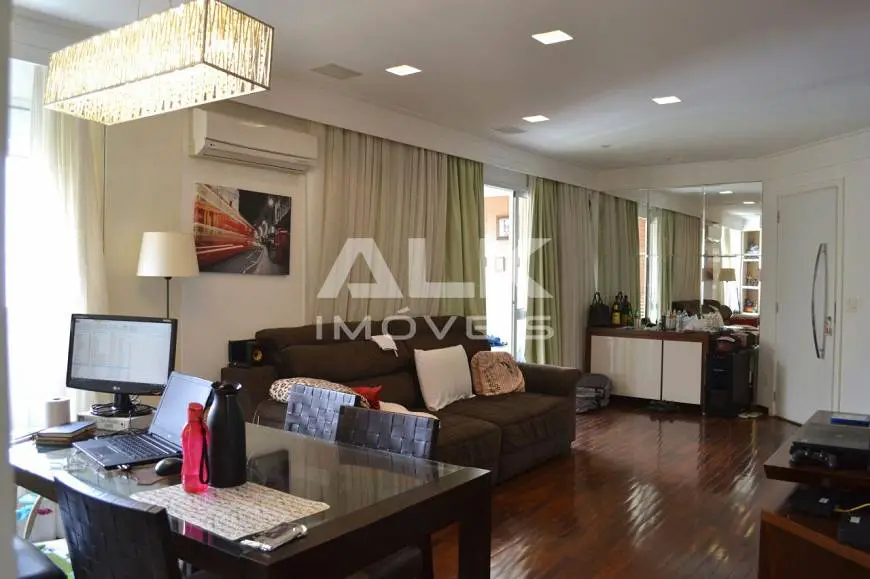 Foto 2 de Apartamento com 2 Quartos à venda, 96m² em Vila Olímpia, São Paulo