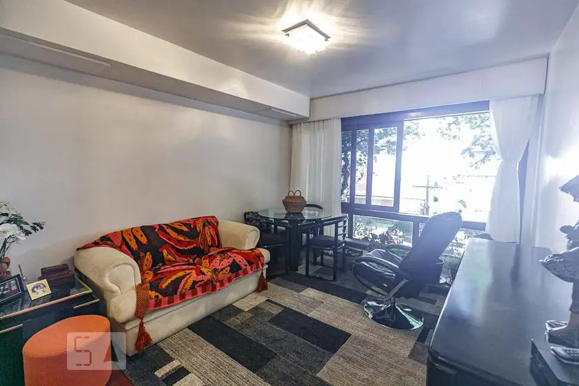 Foto 2 de Apartamento com 3 Quartos para alugar, 105m² em Auxiliadora, Porto Alegre