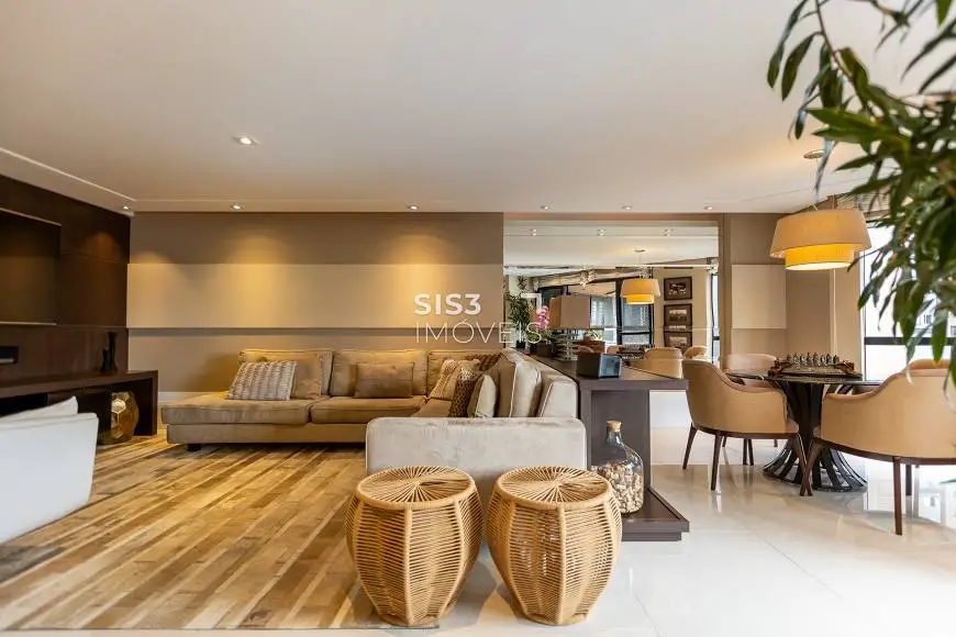 Foto 1 de Apartamento com 3 Quartos à venda, 208m² em Cabral, Curitiba