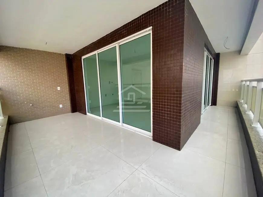 Foto 2 de Apartamento com 3 Quartos à venda, 201m² em Meireles, Fortaleza