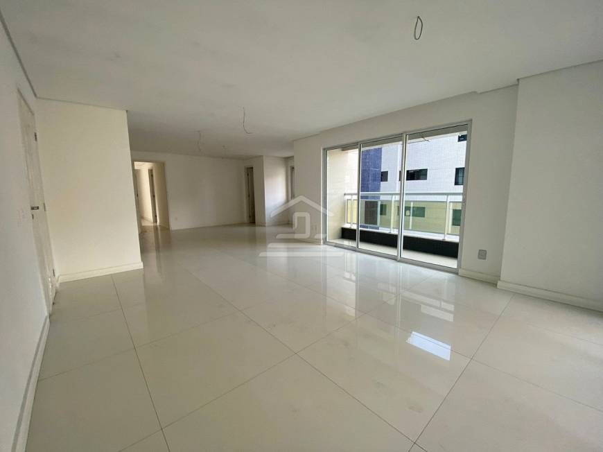 Foto 3 de Apartamento com 3 Quartos à venda, 201m² em Meireles, Fortaleza
