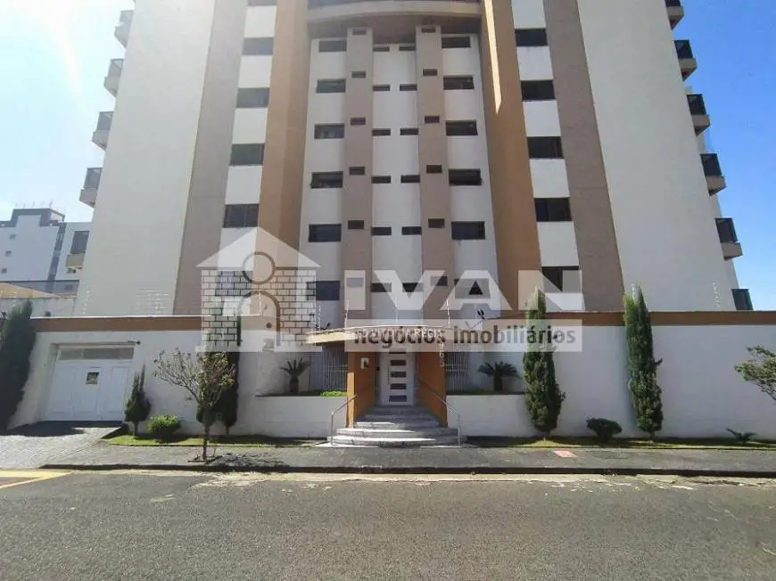 Foto 1 de Apartamento com 3 Quartos para alugar, 160m² em Osvaldo Rezende, Uberlândia