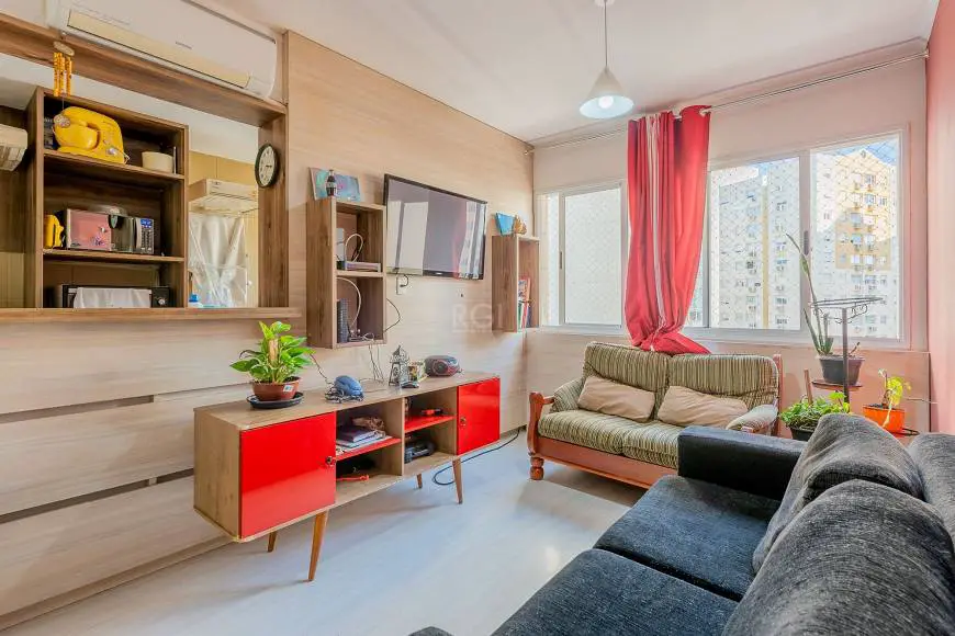 Foto 1 de Apartamento com 3 Quartos à venda, 66m² em Santo Antônio, Porto Alegre