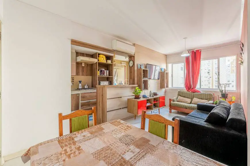 Foto 2 de Apartamento com 3 Quartos à venda, 66m² em Santo Antônio, Porto Alegre
