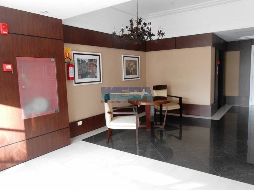 Foto 2 de Apartamento com 4 Quartos para alugar, 254m² em Hugo Lange, Curitiba