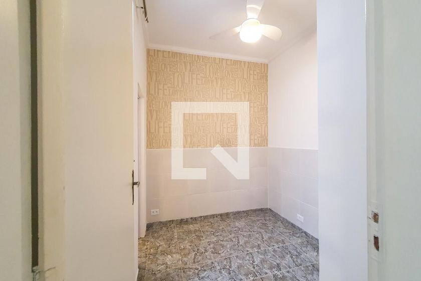 Foto 3 de Casa com 1 Quarto para alugar, 30m² em Cambuci, São Paulo
