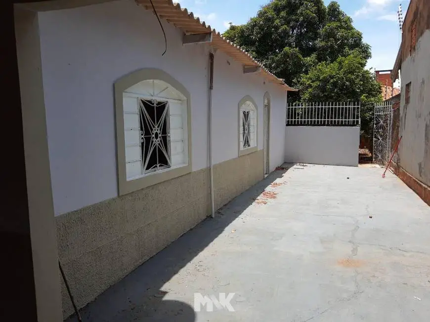 Foto 4 de Casa com 3 Quartos para alugar, 180m² em Jardim Centenario , Campo Grande
