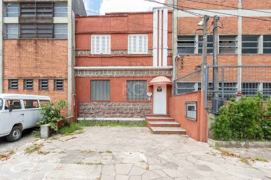 Foto 1 de Casa com 3 Quartos à venda, 232m² em Navegantes, Porto Alegre