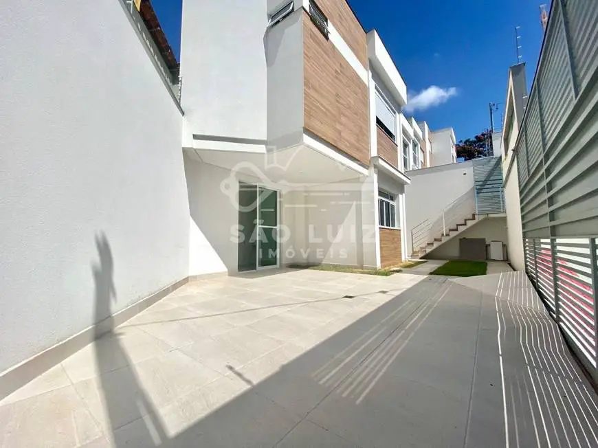 Foto 1 de Casa com 3 Quartos à venda, 116m² em Santa Rosa, Belo Horizonte