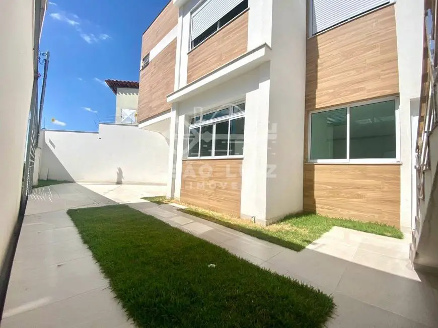 Foto 2 de Casa com 3 Quartos à venda, 116m² em Santa Rosa, Belo Horizonte