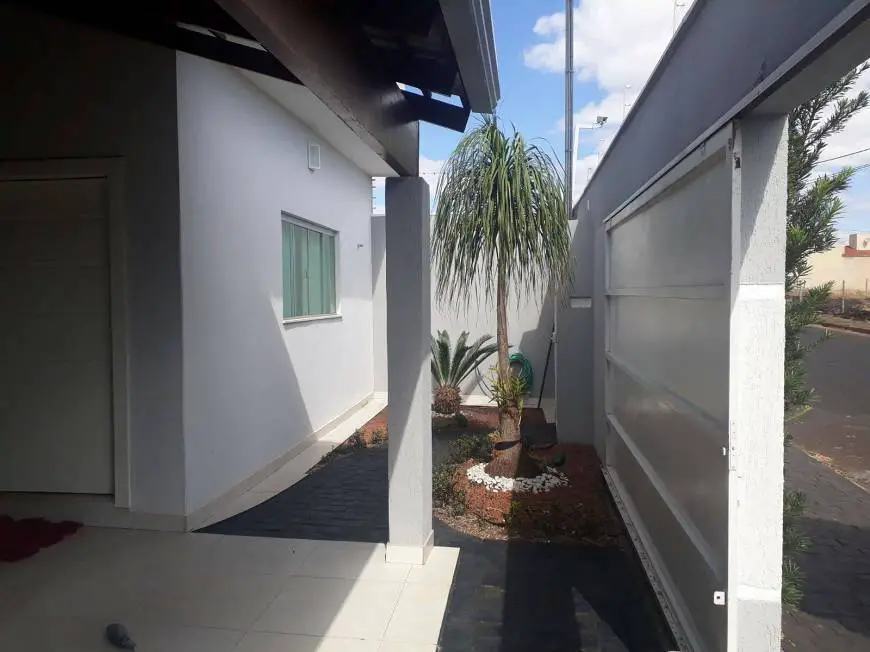 Foto 2 de Casa com 3 Quartos à venda, 262m² em Santa Rosa, Uberlândia