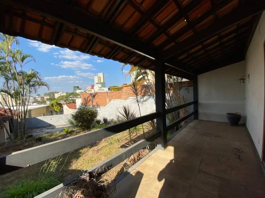 Foto 1 de Casa com 4 Quartos à venda, 800m² em Ouro Preto, Belo Horizonte